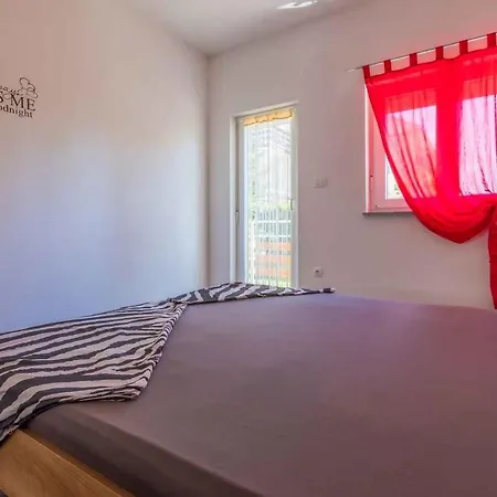 Apartment In 5289