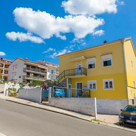 In 5289 Apartment Crikvenica